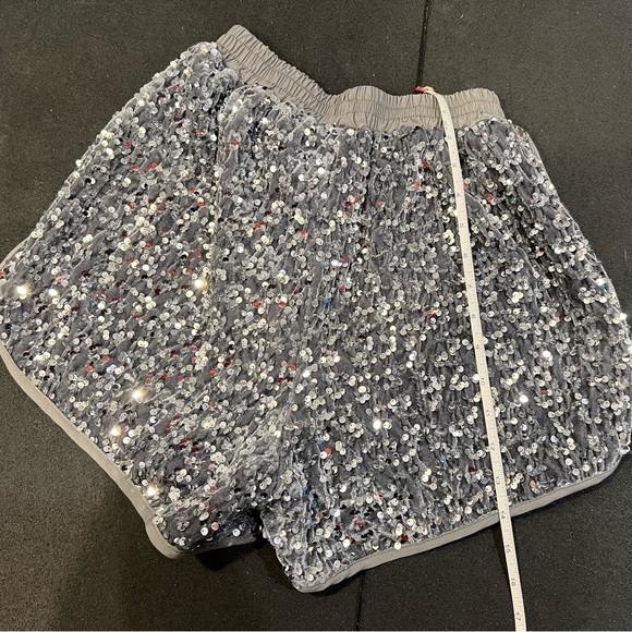 Hihaiyijia Velvet & Sequin Shorts - Picture 7 of 8